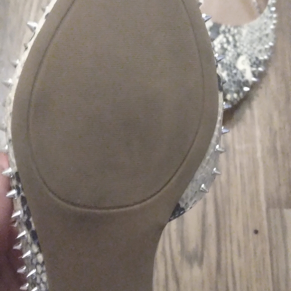 Spiked snakeskin flats - Picture 5 of 10